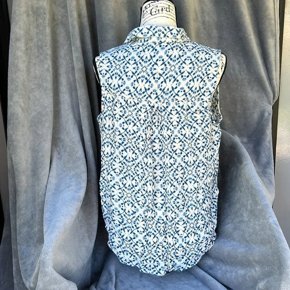 Caffe‎ Marrakesh Button-up Tie Front Tank - Picture 4 of 6